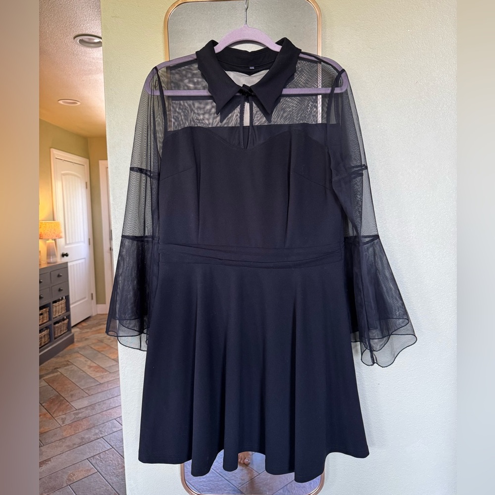 Black Dress Sheer bell sleeves Halloween/goth style xxxl (size 12)